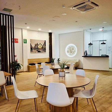 Urban Inn Madrid Esterno foto