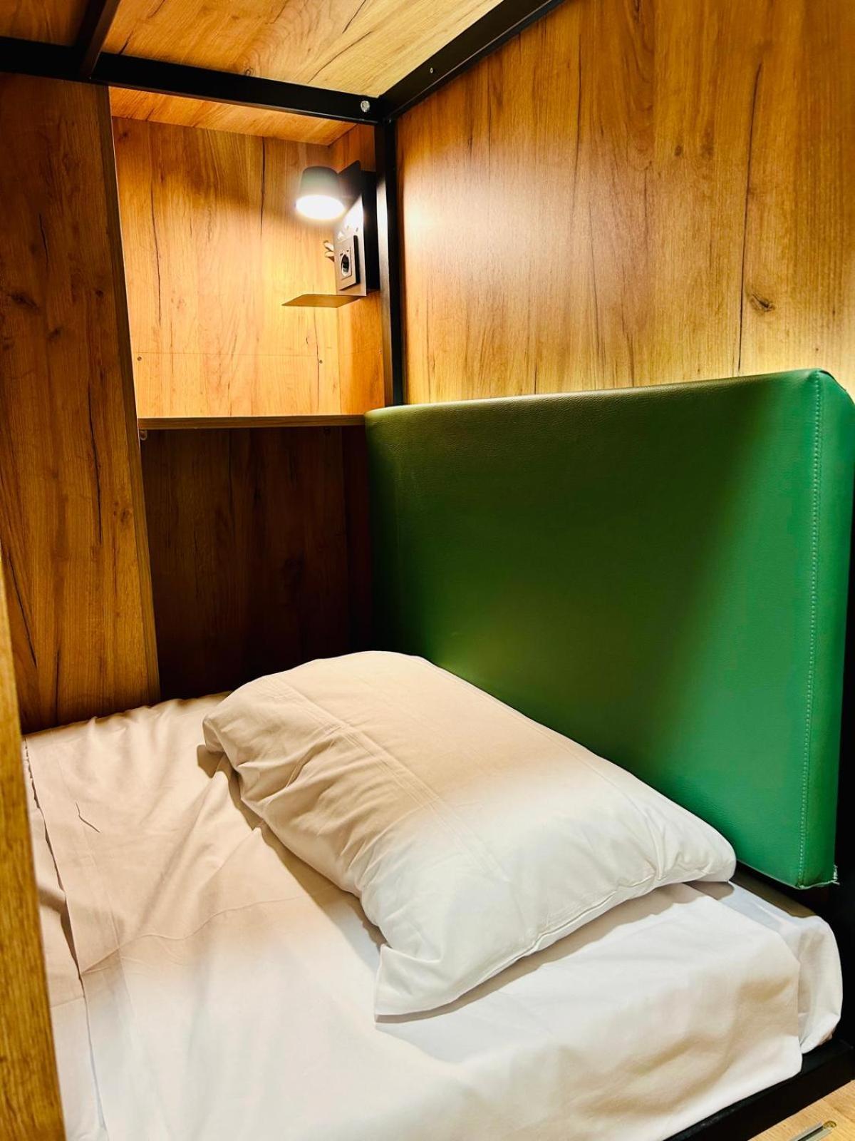 Urban Inn Madrid Esterno foto